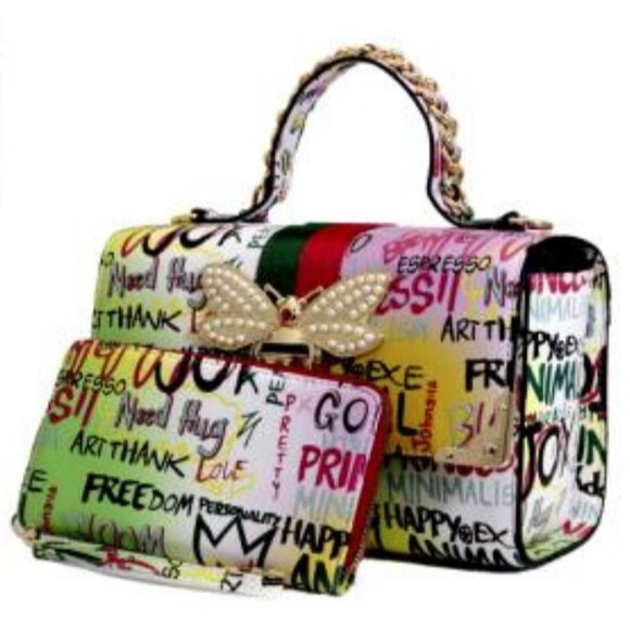 Women's Queen Bee Trendy Multi Graffiti  Boxy Satchel Handbag Two Piece Set - Picture 1 of 2